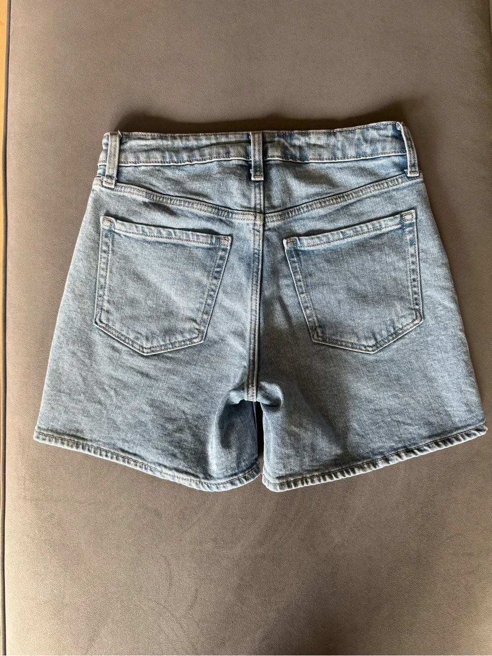 Old Navy Light Blue High-Waisted Baggy Jean Shorts size 4